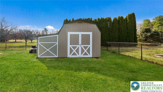 9032 Claussville Road, Weisenberg Twp, PA 18051