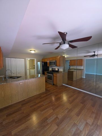 407 Spaulding Road 407, Bartlett, IL 60103