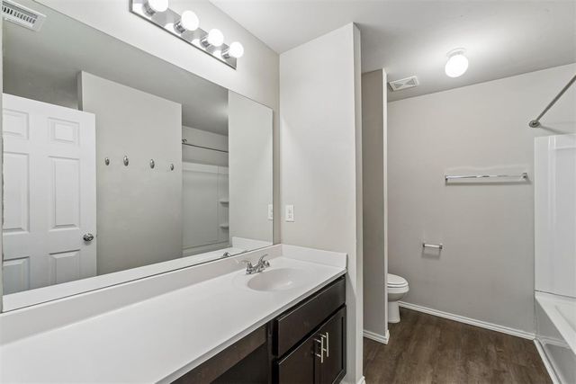 11701 Casey Drive, Yukon, OK 73099