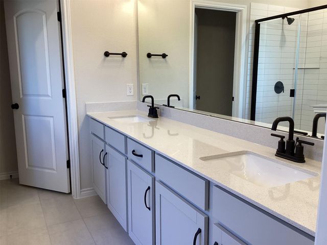 129 Clover BND, Liberty Hill, TX 78642