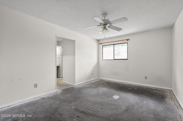 3801 CROWN POINT Road 2113, Jacksonville, FL 32257