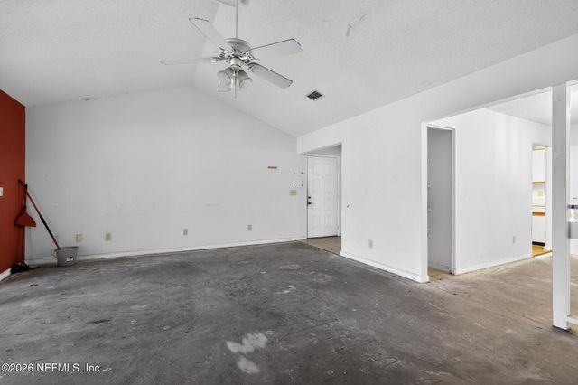 3801 CROWN POINT Road 2113, Jacksonville, FL 32257
