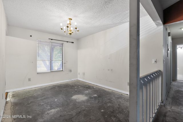 3801 CROWN POINT Road 2113, Jacksonville, FL 32257