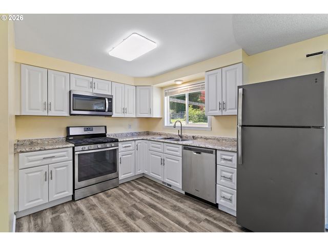 1153 2ND Ave, Vernonia, OR 97064