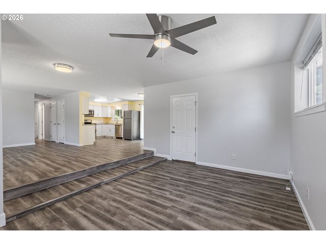 1153 2ND Ave, Vernonia, OR 97064