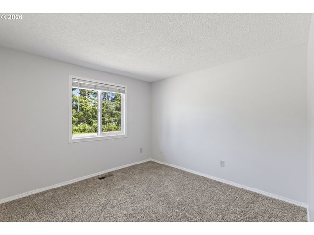 1153 2ND Ave, Vernonia, OR 97064