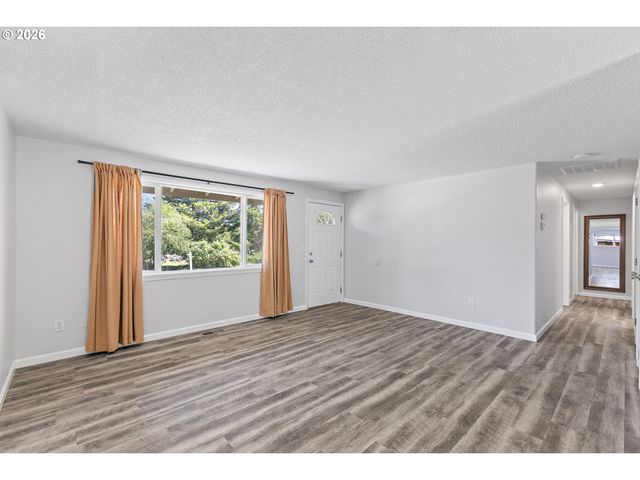1153 2ND Ave, Vernonia, OR 97064