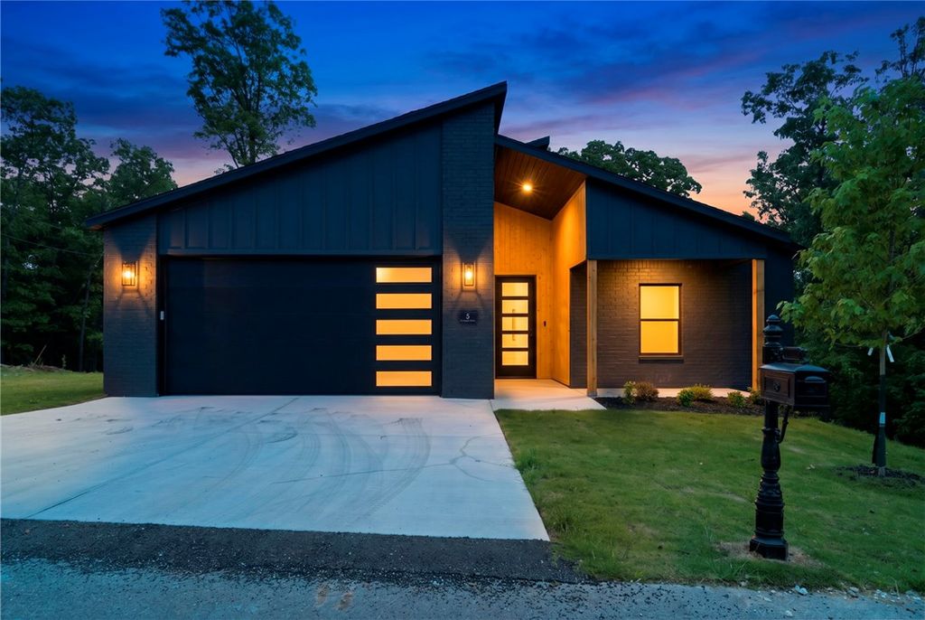 5 St. Asaph Drive, Bella Vista, AR 72714