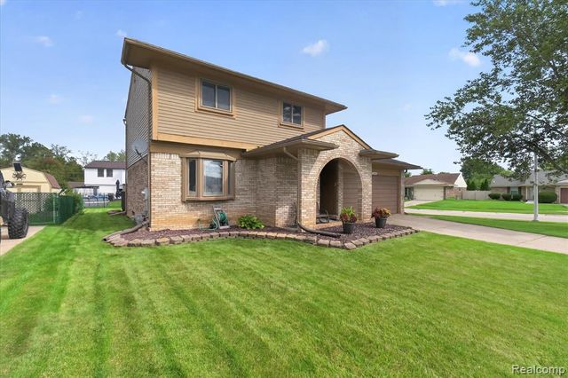 20110 Red Cedar Drive, Brownstown, MI 48183