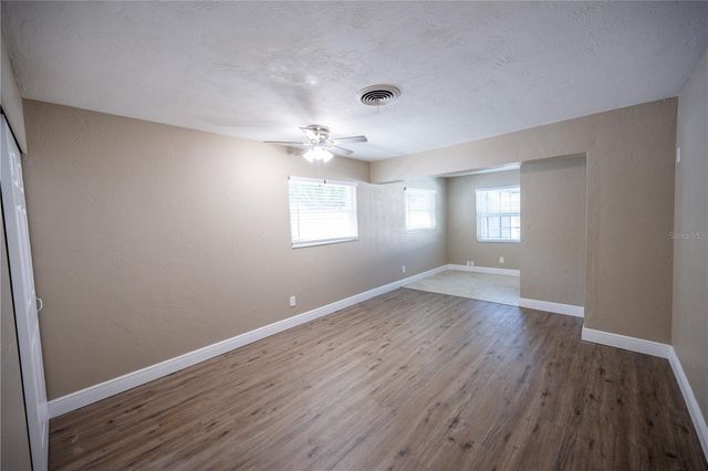 9372 1ST STREET N, St Petersburg, FL 33702