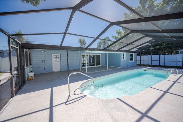 9372 1ST STREET N, St Petersburg, FL 33702