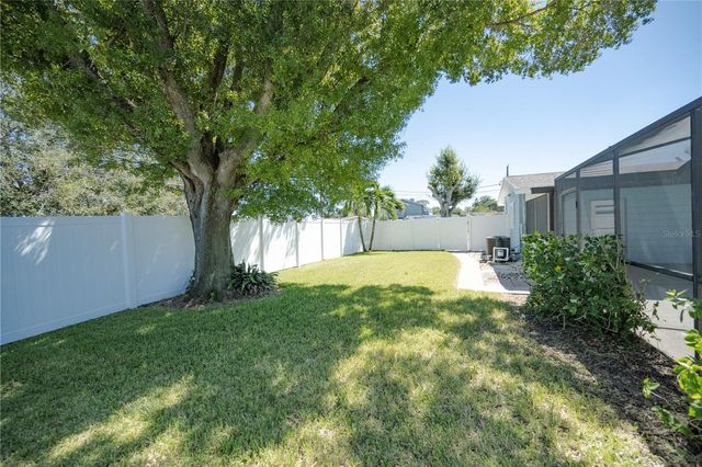 9372 1ST STREET N, St Petersburg, FL 33702