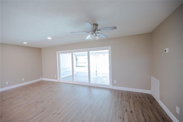 9372 1ST STREET N, St Petersburg, FL 33702