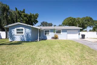 9372 1ST STREET N, St Petersburg, FL 33702
