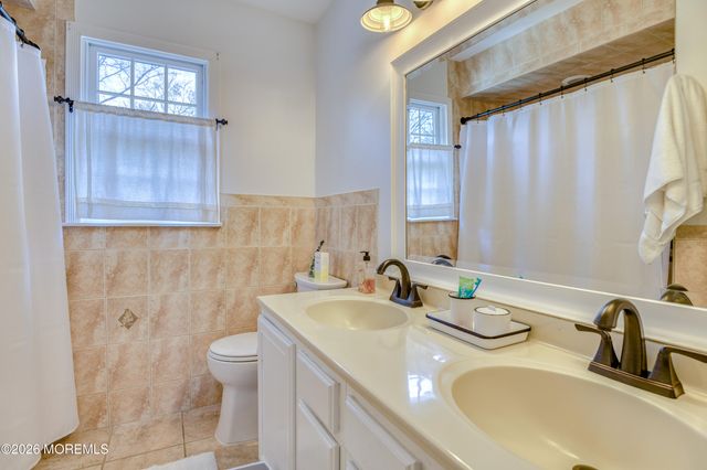 116 Stavola Road, Middletown, NJ 07748