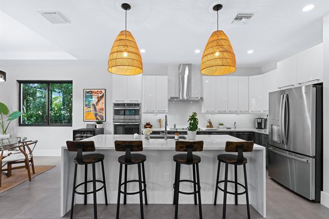 238 SE 4TH Avenue, Delray Beach, FL 33483