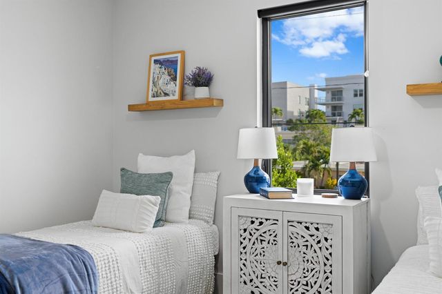 238 SE 4TH Avenue, Delray Beach, FL 33483