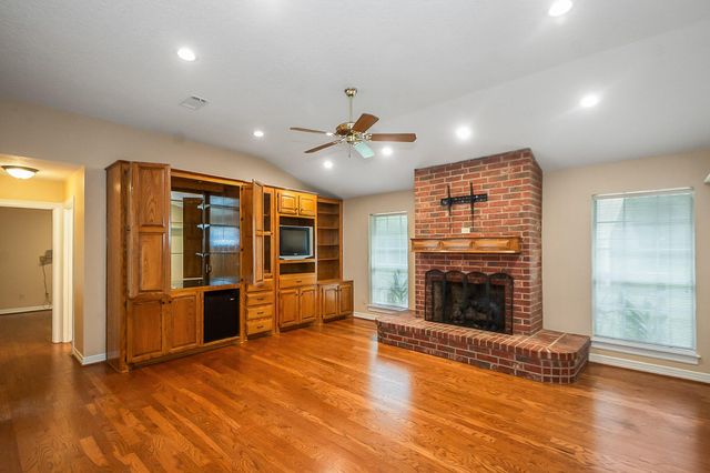 4200 County Road 502e, Sweeny, TX 77480