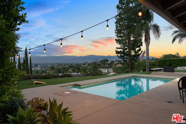 3235 Steven Drive, Encino, CA 91436