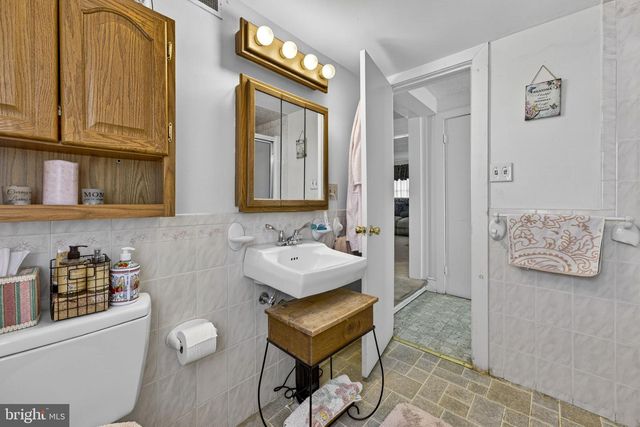 57 SCHOOL HOUSE RD, Washington, VA 22747