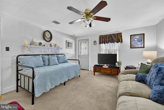 57 SCHOOL HOUSE RD, Washington, VA 22747