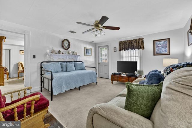 57 SCHOOL HOUSE RD, Washington, VA 22747