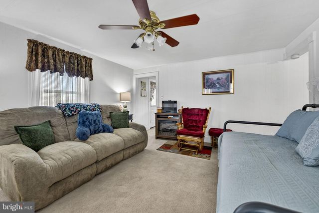 57 SCHOOL HOUSE RD, Washington, VA 22747