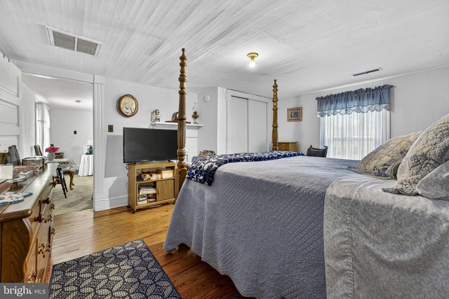 57 SCHOOL HOUSE RD, Washington, VA 22747