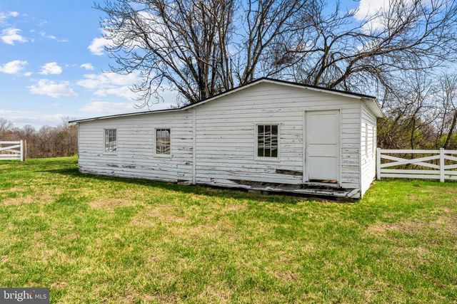 57 SCHOOL HOUSE RD, Washington, VA 22747