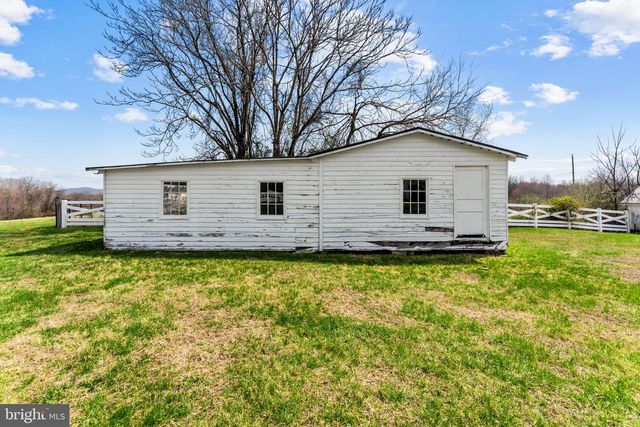 57 SCHOOL HOUSE RD, Washington, VA 22747