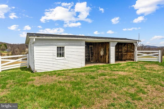 57 SCHOOL HOUSE RD, Washington, VA 22747
