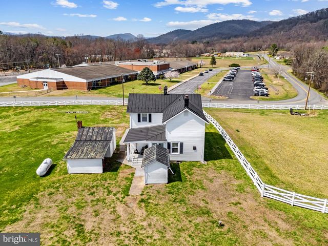 57 SCHOOL HOUSE RD, Washington, VA 22747