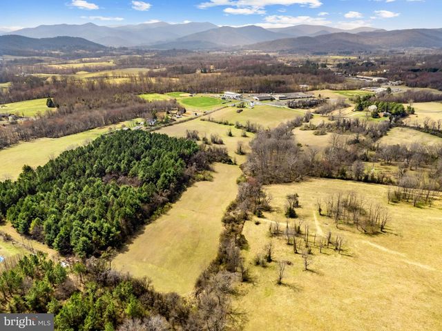 57 SCHOOL HOUSE RD, Washington, VA 22747