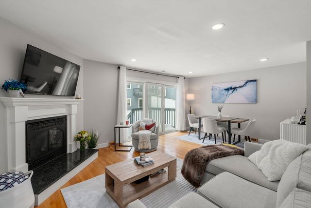 21 Oak Leaf Way 21, Peabody, MA 01960