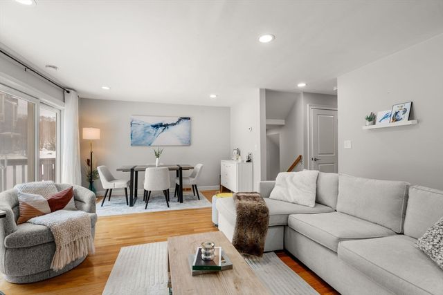 21 Oak Leaf Way 21, Peabody, MA 01960