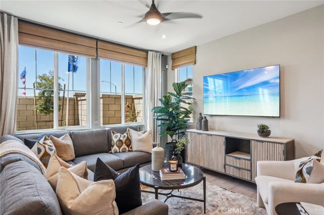 6341 Sierra Vista Lane, Fontana, CA 92336