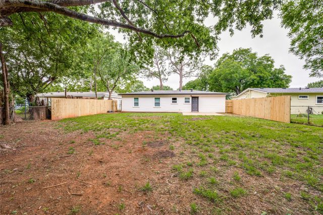 420 Arthur Drive, Hurst, TX 76053