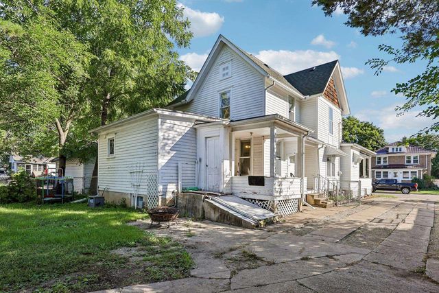 606 Chestnut Street, Janesville, WI 53548