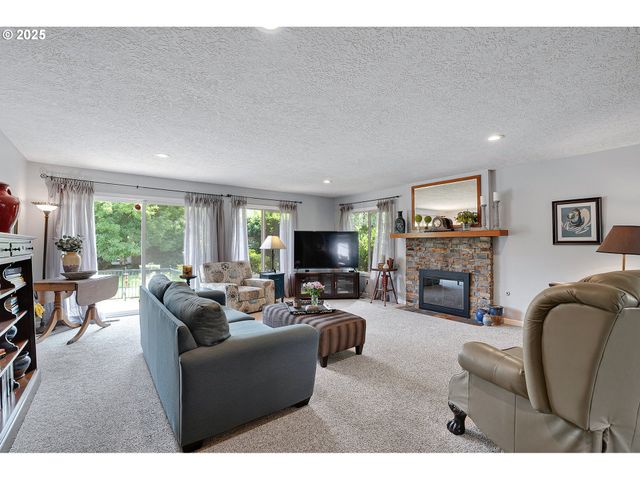 7995 Sw SACAJAWEA Way, Wilsonville, OR 97070