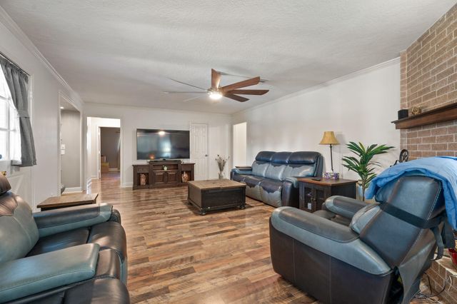 902 E X Street, Deer Park, TX 77536