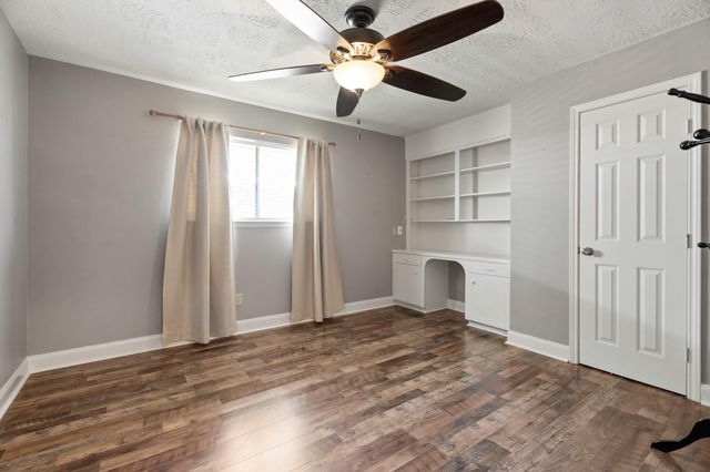 902 E X Street, Deer Park, TX 77536