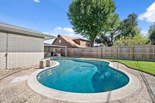 902 E X Street, Deer Park, TX 77536