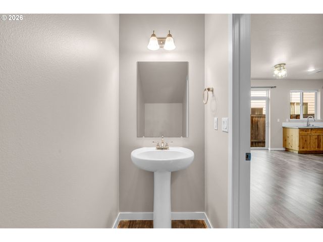 1322 Ne 82ND Dr, Vancouver, WA 98665