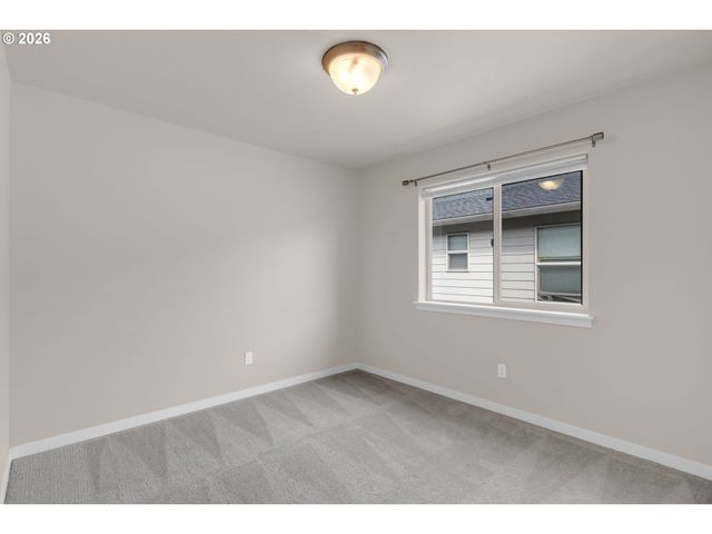 1322 Ne 82ND Dr, Vancouver, WA 98665