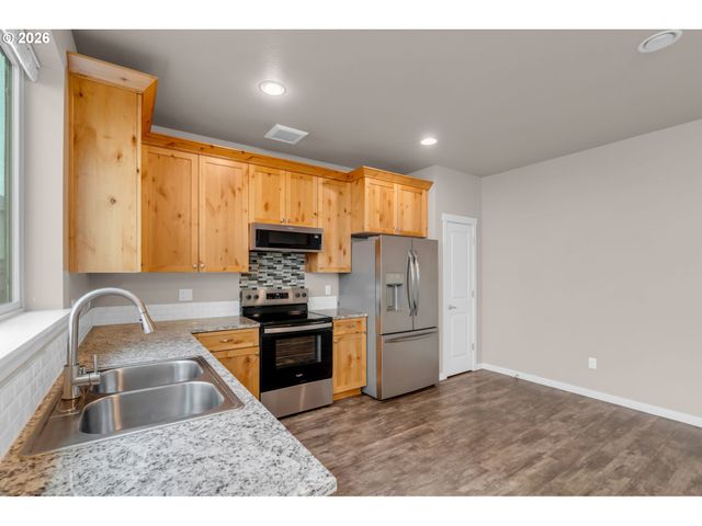 1322 Ne 82ND Dr, Vancouver, WA 98665