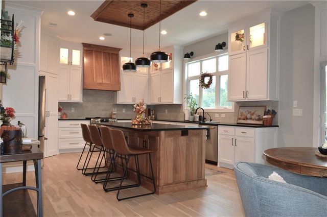 17105 W 170th Street, Olathe, KS 66062