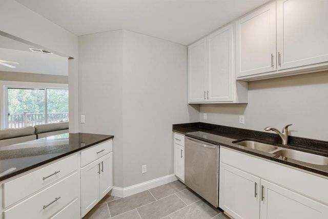 15600 26th Avenue N D, Plymouth, MN 55447