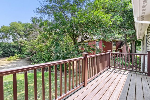 15600 26th Avenue N D, Plymouth, MN 55447