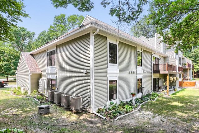 15600 26th Avenue N D, Plymouth, MN 55447