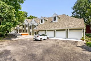 15600 26th Avenue N D, Plymouth, MN 55447